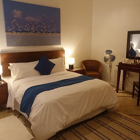 Alexanders Hotel Νταρ ες Σαλάμ Εξωτερικό φωτογραφία